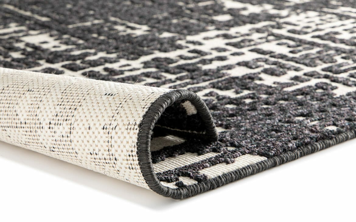 D’Decor unveils its new festive collection. 3 D’Decor unveils its new festive collection.