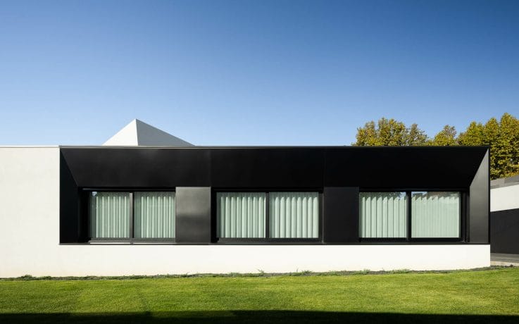 TILT House: A house with 3-Axis Rotational Movement 4 Tilt House