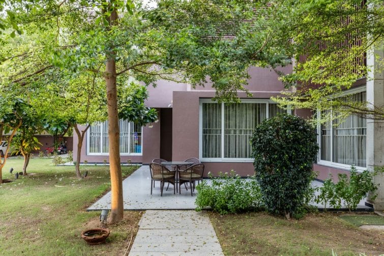 Twin Home by the Grid Architects interweaves Cuboids with Nature 6 Twin Home by the Grid Architects