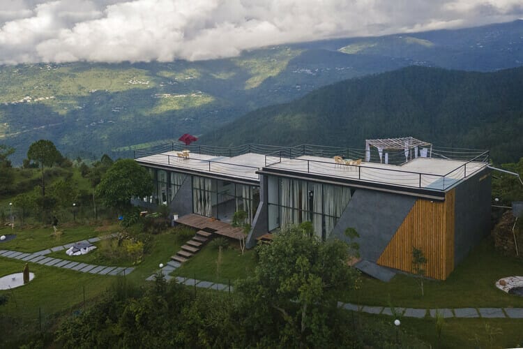 5 Luxurious homes on hills in India