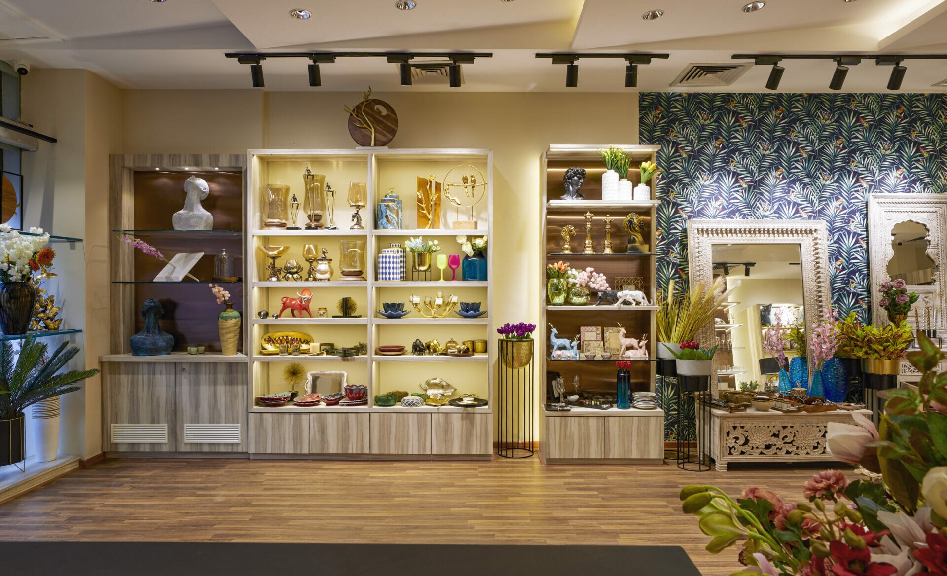 HIIH Store- Assembled with love for craftsmanship and decor