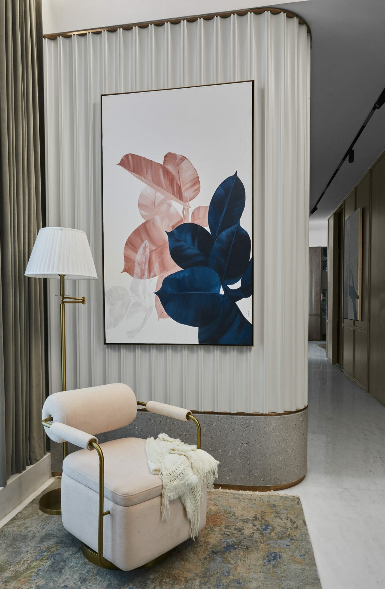 Sombre Pearl: A Luxurious 2400 sq. ft. Apartment in South Mumbai Embracing a Customized Topical Lifestyle 1 A Luxurious 2400 sq. ft. Apartment in South Mumbai Embracing a Customized Topical Lifestyle