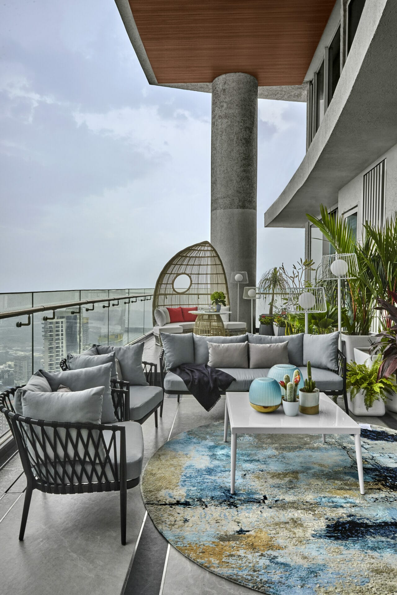 Sombre Pearl: A Luxurious 2400 sq. ft. Apartment in South Mumbai Embracing a Customized Topical Lifestyle 8 A Luxurious 2400 sq. ft. Apartment in South Mumbai Embracing a Customized Topical Lifestyle