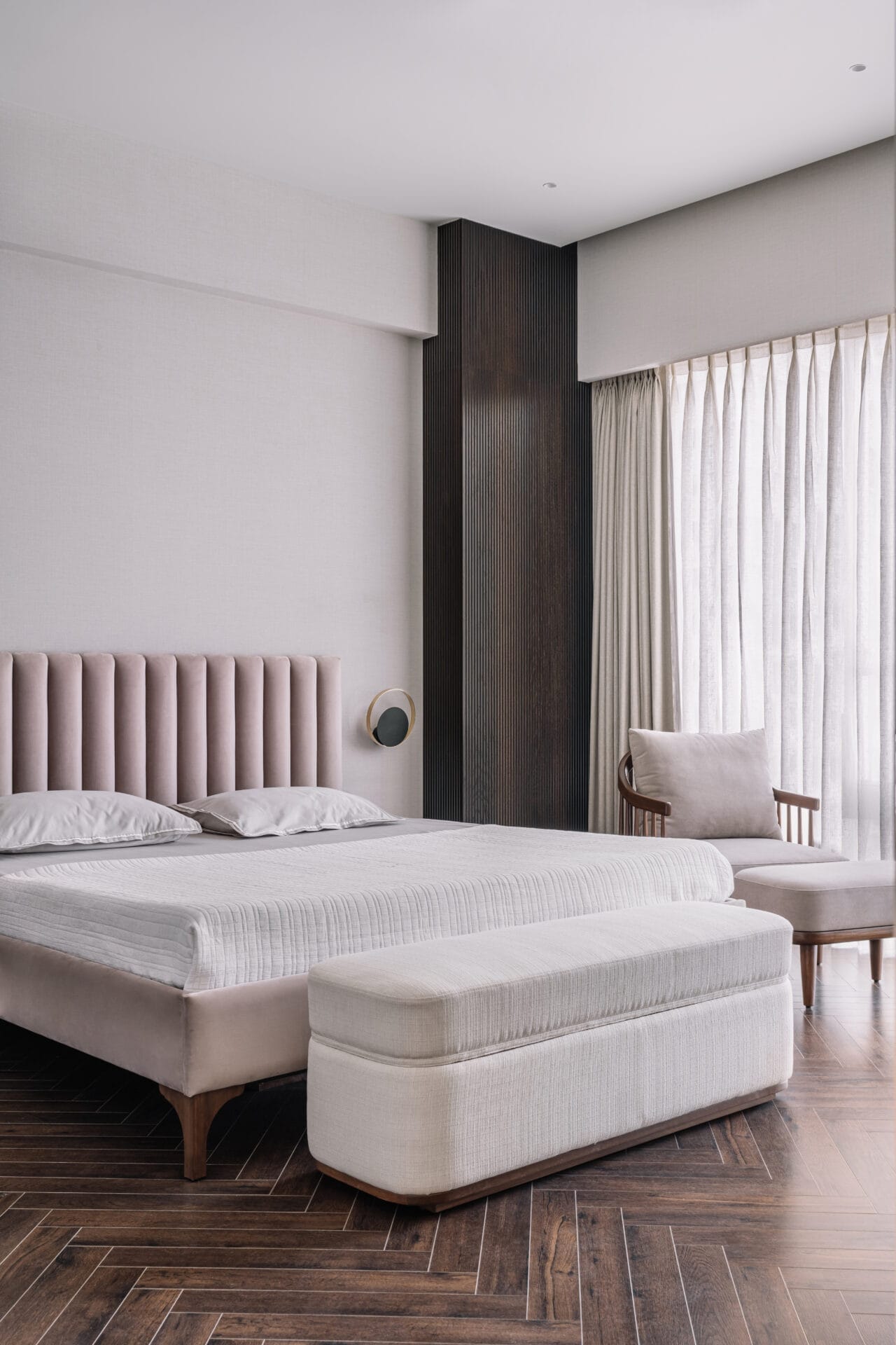 Mumbai Pied-à-Terre: Breathtaking Views & Modern Comfort 6 Pied a terre Aashni Kumar1