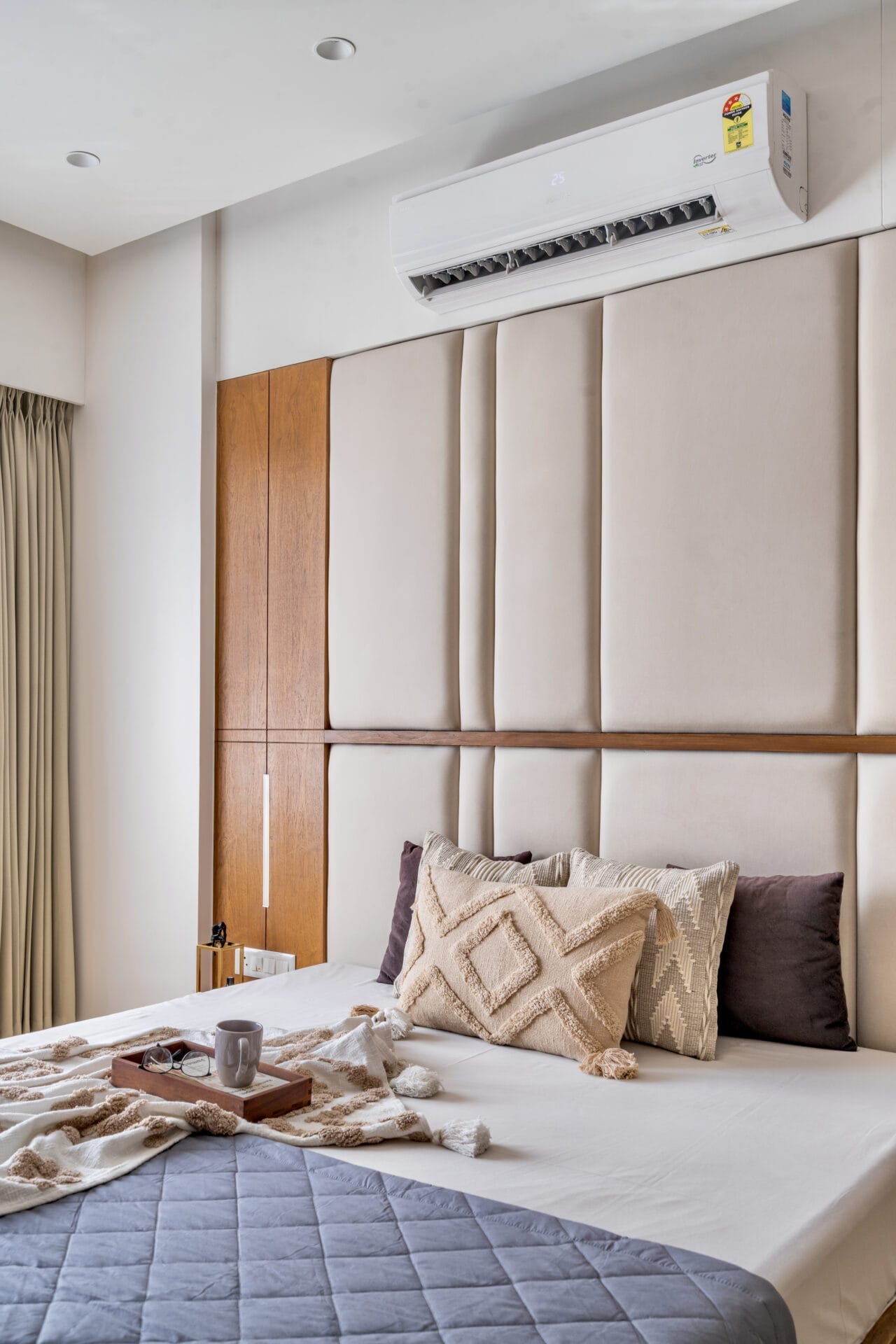 1500 sqft Home in Ahmedabad Seamlessly Marrying Functionality with Aesthetic Appeal 7 10 MASTER BEDROOM