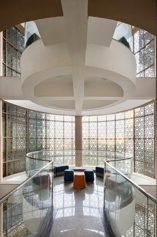 Jaalis: From the Gujarat Sultanate to Mughal Era and Modern Relevance 9 Jaalis