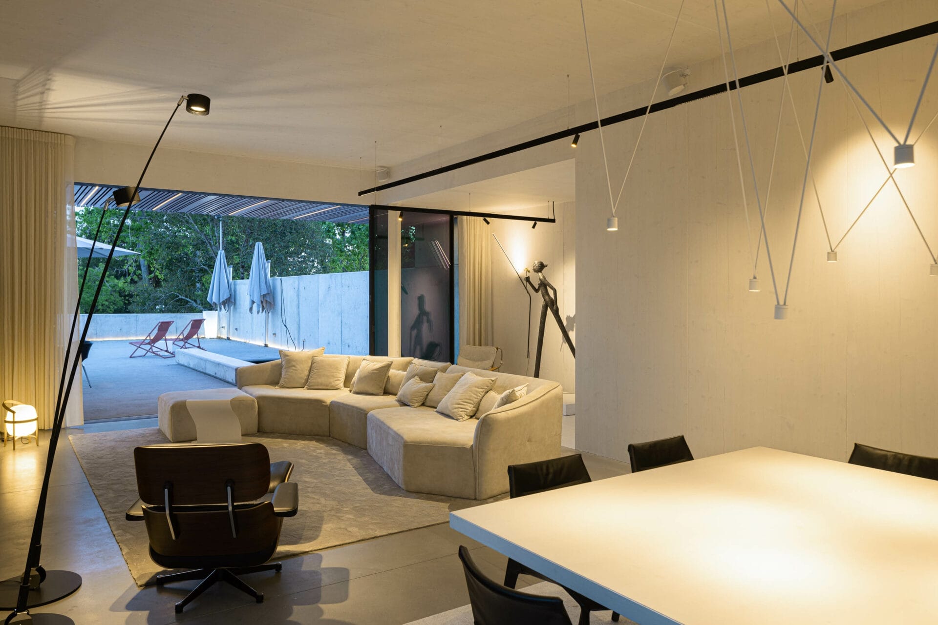 Carving Memories into Stone: The Park House by Paulo Martins 13 The Park House by Paulo Martins109