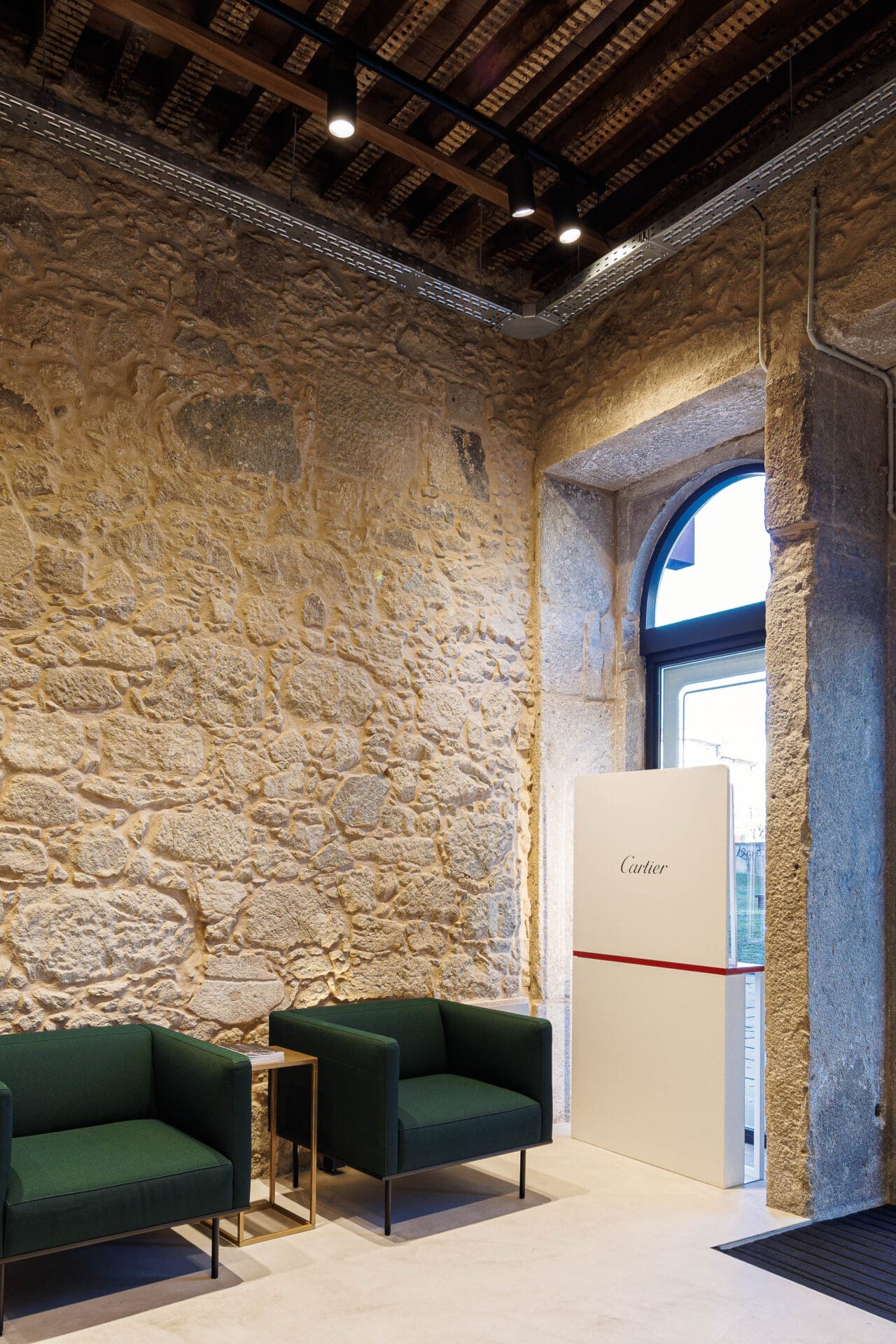 Jorge Oculista Store: A Fusion of Modern and Classic Design by Inception Architects Studio in Braga, Portugal 4 Braga, Portugal