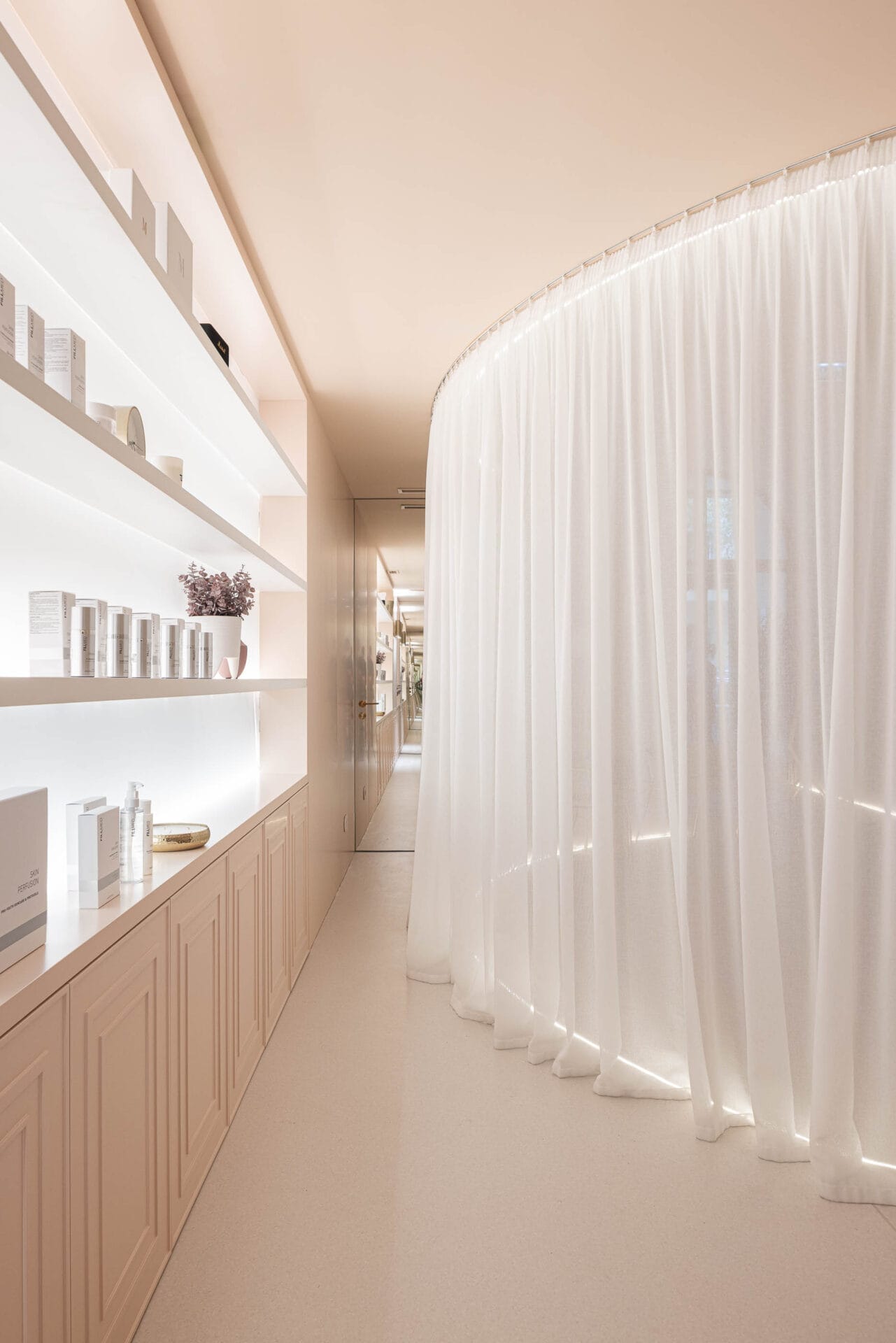 Aesthetic Innovation in Healthcare: A Look Inside the Saldanha Beauty Clinic Designed by Paulo Merlini Architects 2 Saldanha