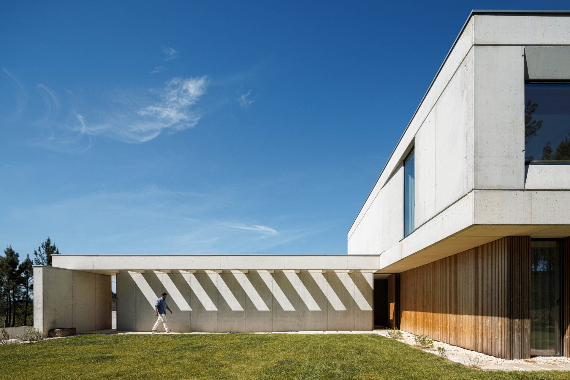 Harmonizing Design and Nature: A House in Mundão, Viseu by Ar. Paulo Pereira Teixeira 7 Mundão, Viseu