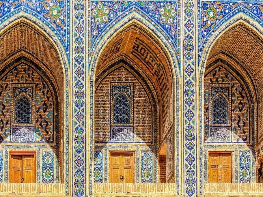 Islamic Geometric Patterns: Exploring the Harmony Between Art and Divinity 4 Islamic Geometric Patterns