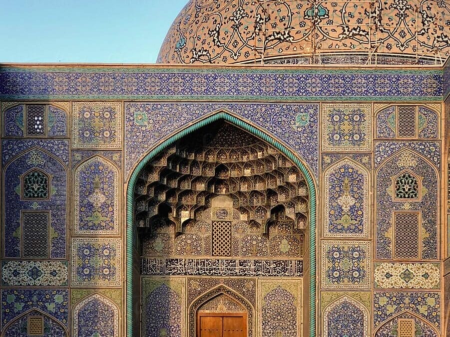 Islamic Geometric Patterns: Exploring the Harmony Between Art and Divinity 5 Islamic Geometric Patterns