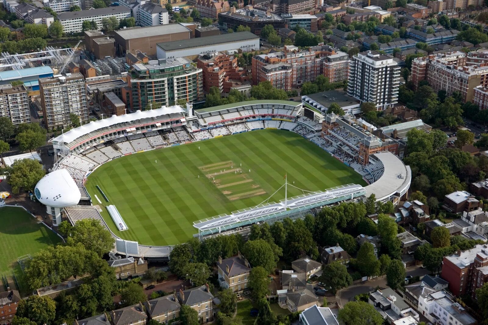 Top 10 Cricket Stadiums in the World: Landmarks of the Gentleman’s Game 5 Cricket Stadiums