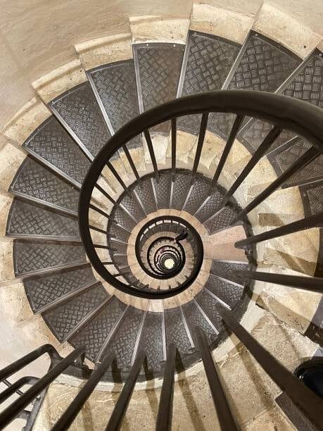 Fibonacci-Inspired Interiors: Where Science Meets Style 2 Fibonacci-inspired interiors