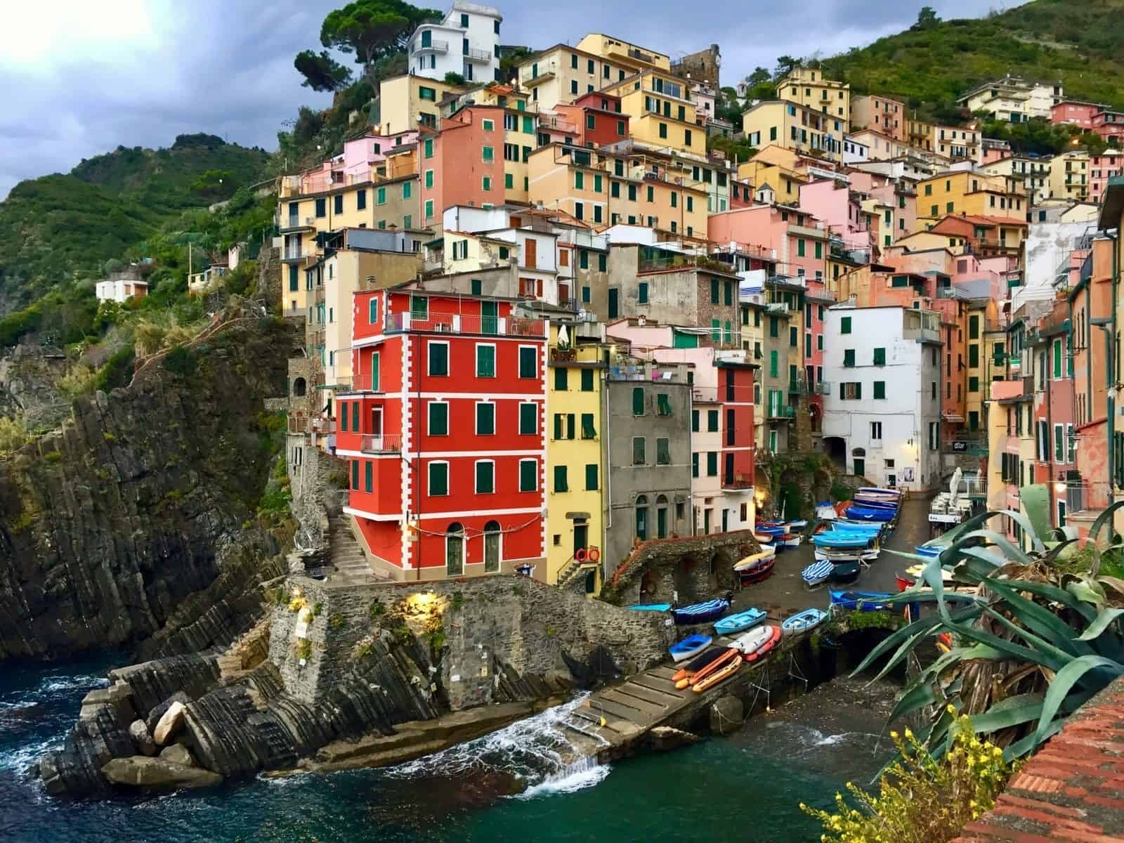 Top 10 Cliffside Destinations to Visit for Incredible Views, History, and Travel Memories 13 Top 10 Cliffside Destinations to Visit for Incredible Views History and Travel Memories 13