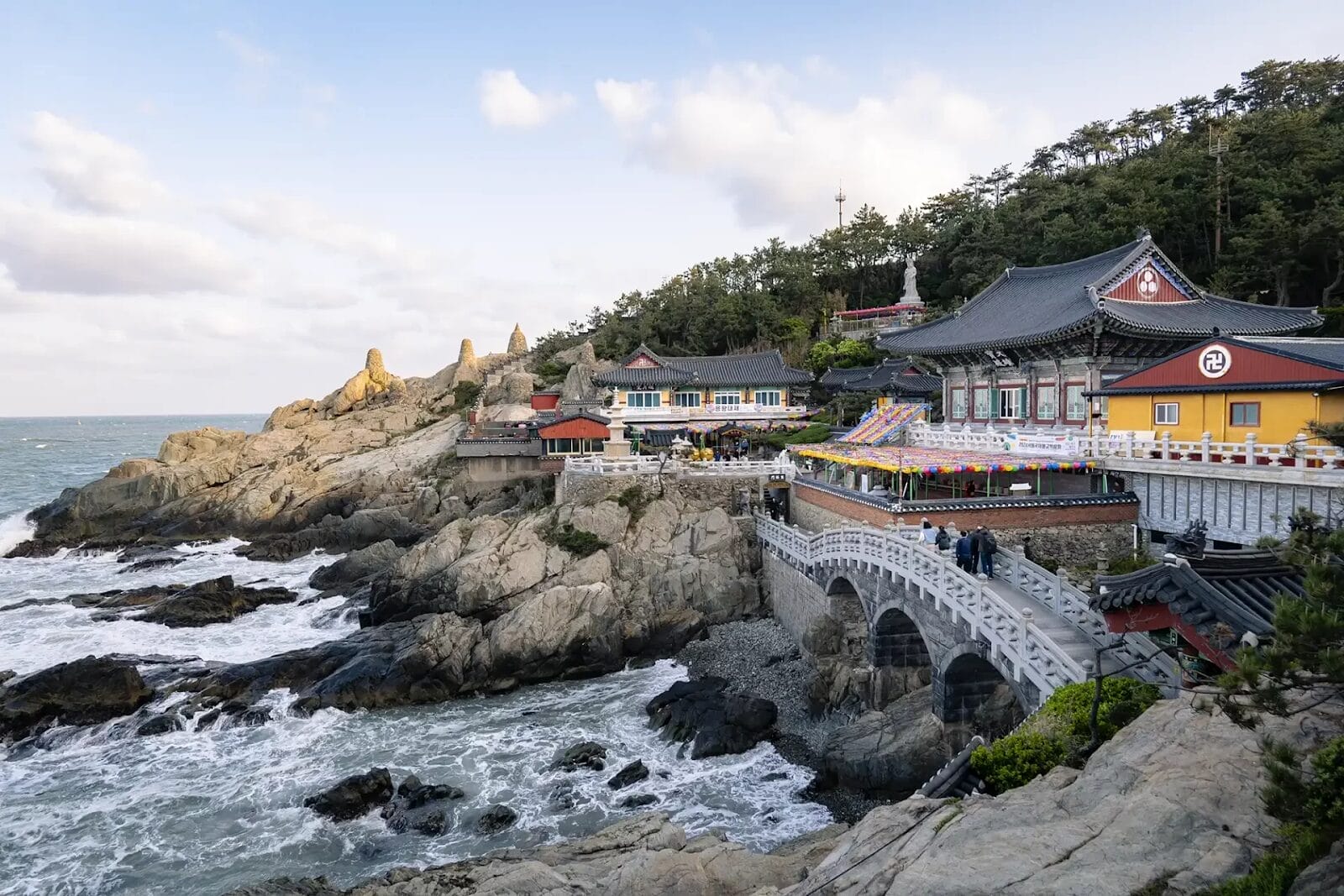 Top 10 Cliffside Destinations to Visit for Incredible Views, History, and Travel Memories 24 Top 10 Cliffside Destinations to Visit for Incredible Views History and Travel Memories 24