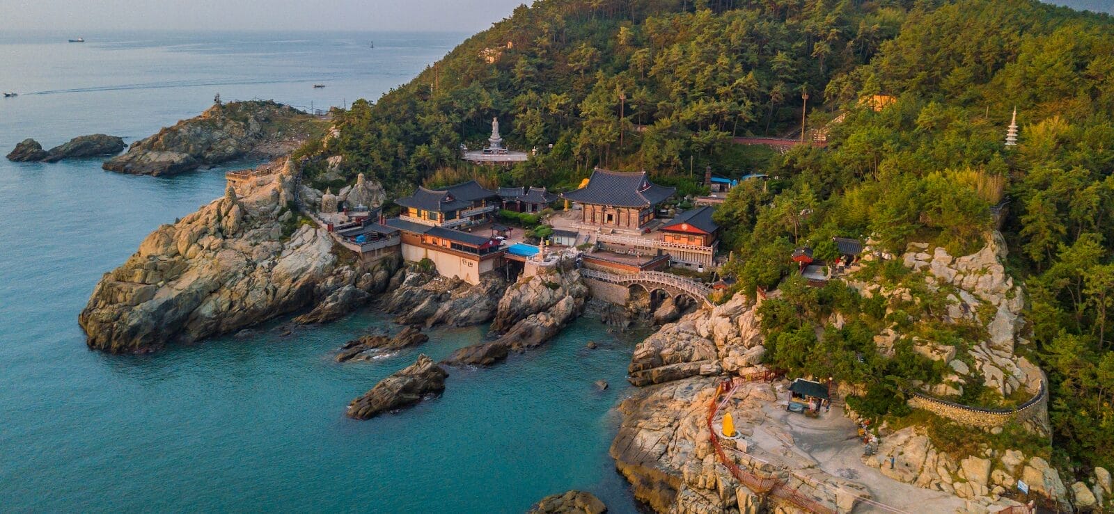 Top 10 Cliffside Destinations to Visit for Incredible Views, History, and Travel Memories 26 Top 10 Cliffside Destinations to Visit for Incredible Views History and Travel Memories 26