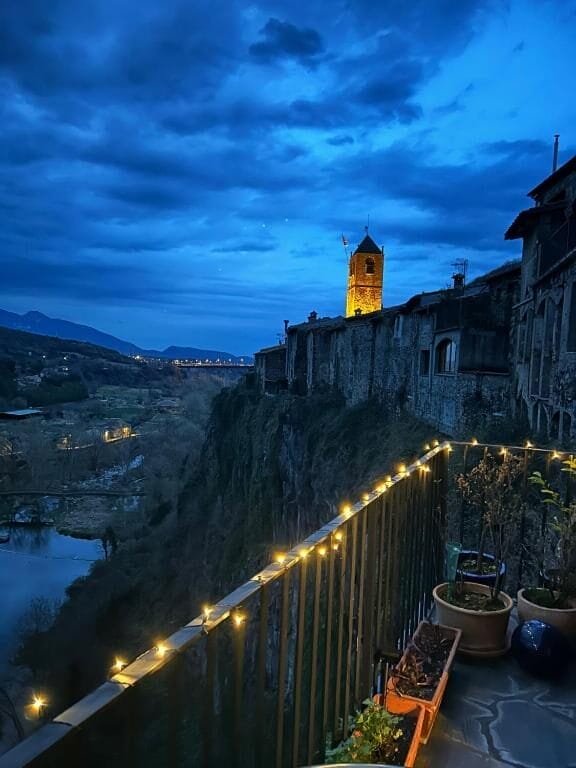 Top 10 Cliffside Destinations to Visit for Incredible Views, History, and Travel Memories 8 Top 10 Cliffside Destinations to Visit for Incredible Views History and Travel Memories 8