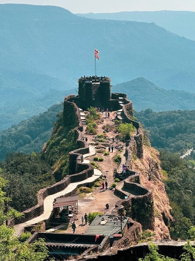 cropped-A-Journey-Through-Shivaji-Maharajs-Forts_Tales-of-Valor-Innovation-and-Strategic-Brilliance-8.jpg